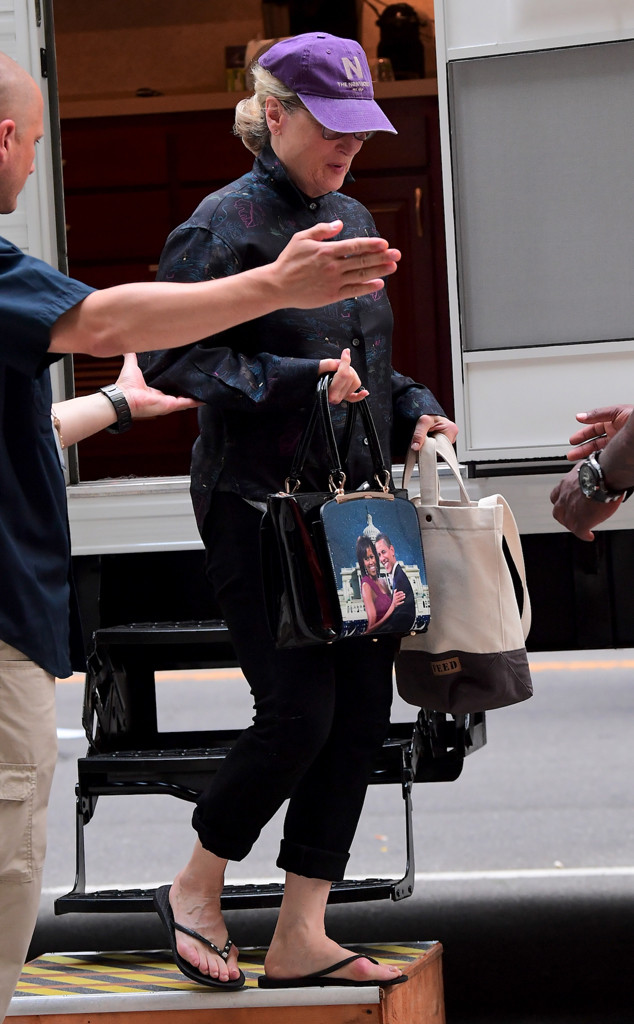 Meryl Streep Carries Barack Obama And Michelle Obama With Her